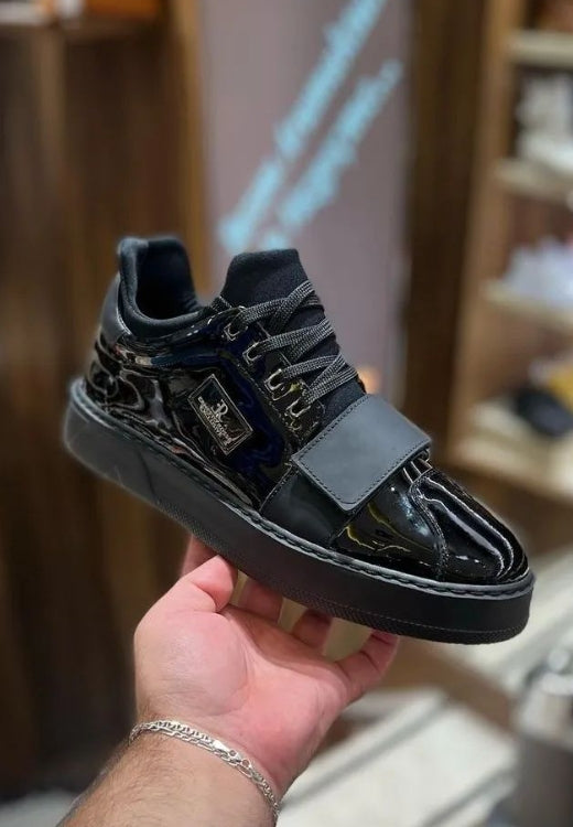 Black buckle designer's new casual shoes