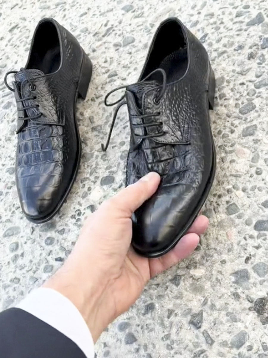 Black wrinkled leather pointed leather shoes