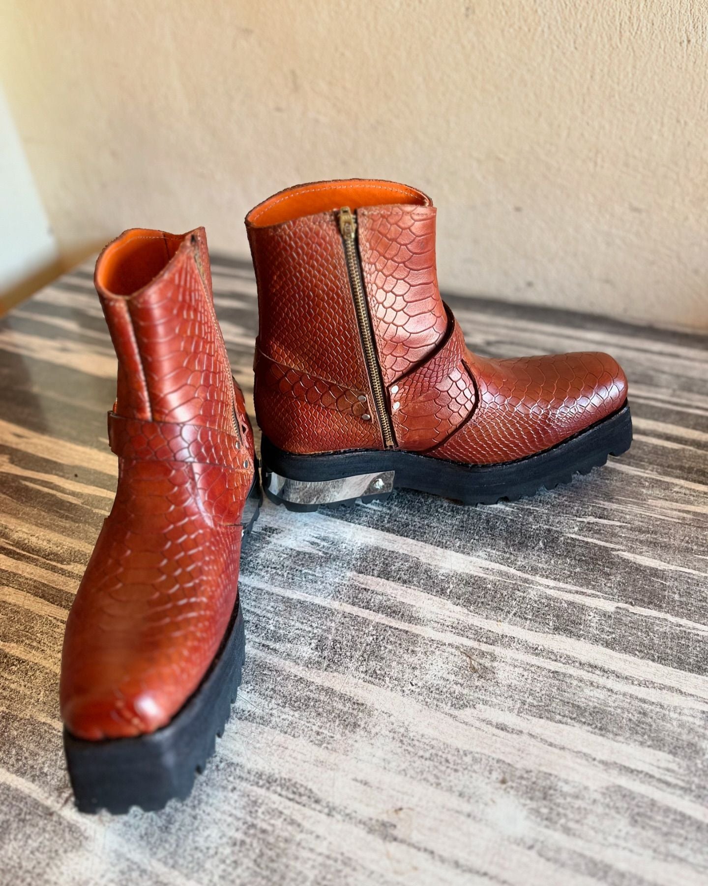 Men's hand-made low-cut riding boots