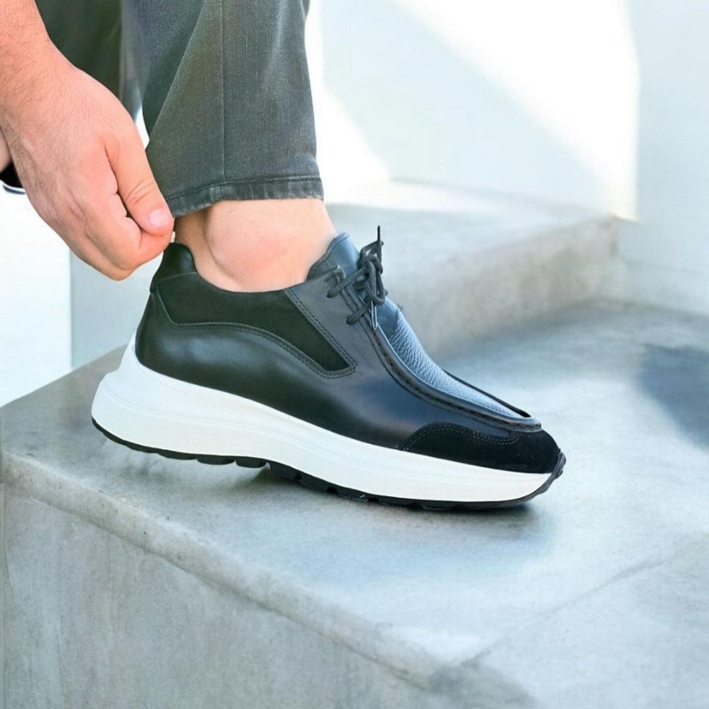 Black versatile Leather Casual Shoes