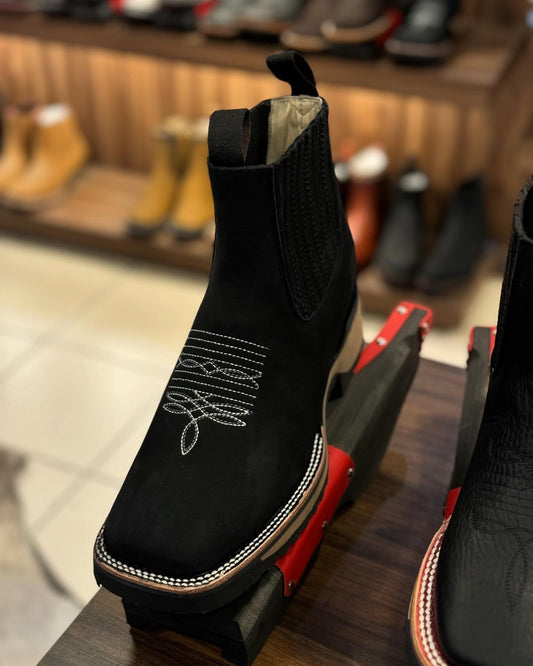 Black hand-embroidered mid-tube boots