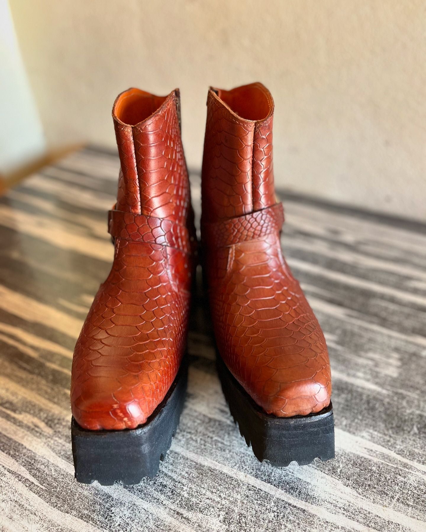 Men's hand-made low-cut riding boots