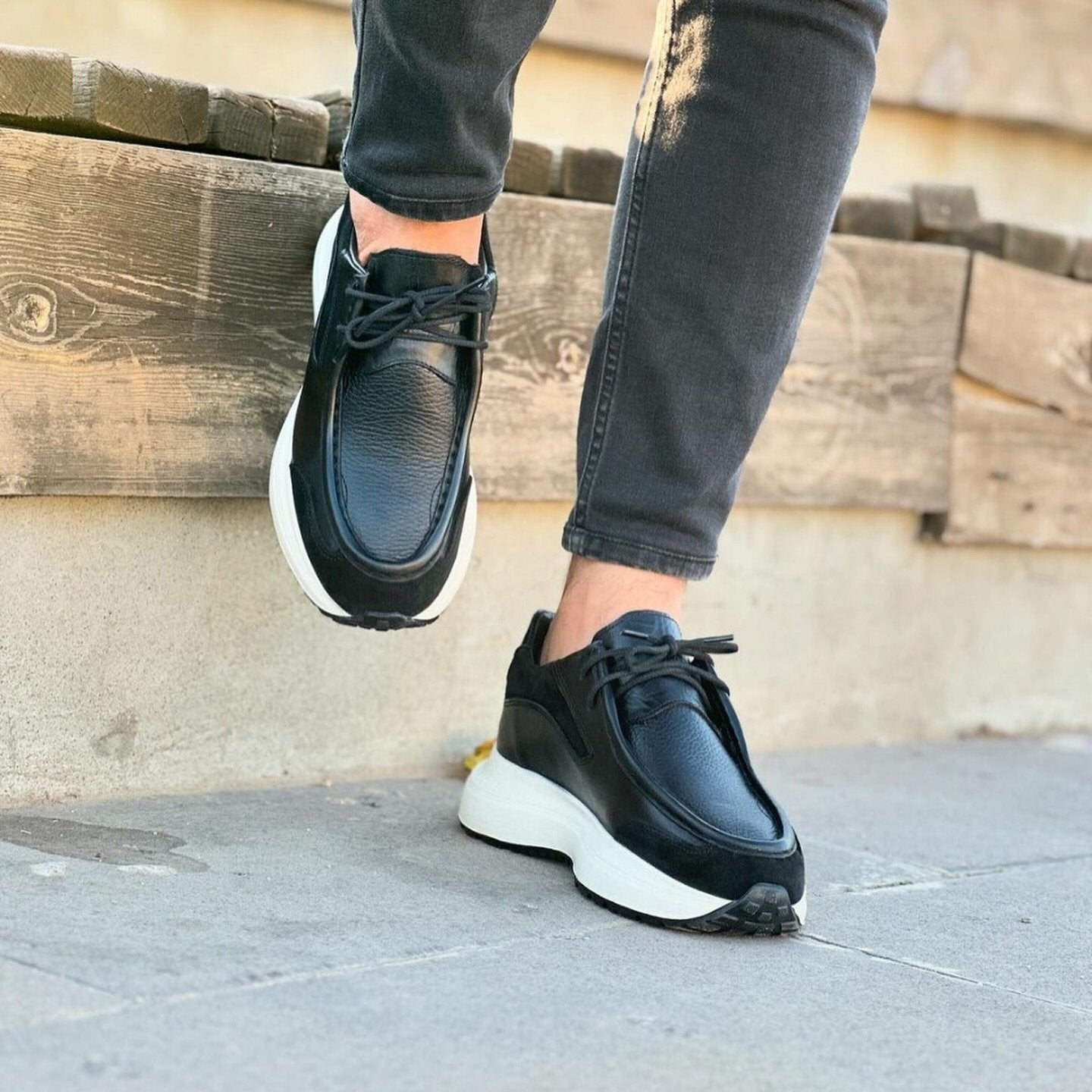 Black versatile Leather Casual Shoes