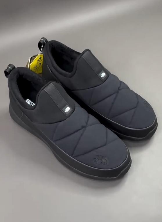 Breathing keeping warm and deodorizing foot leisure shoes
