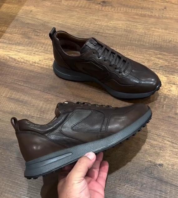 Environment-friendly leather leisure shoes