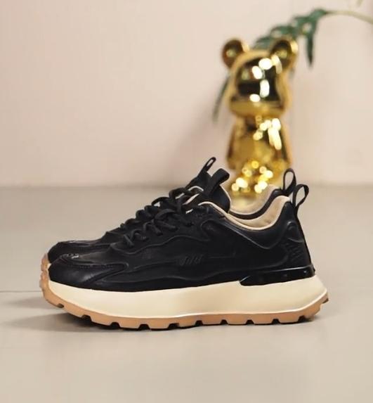 Black breathable enhanced leather sneakers