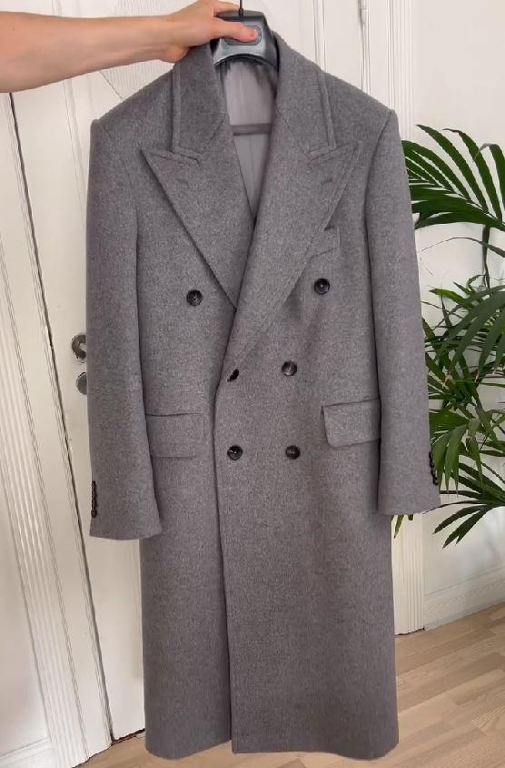 Men's grey lapel woolen coat