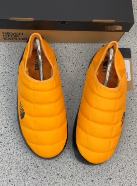 Men's yellow padded warm casual shoes