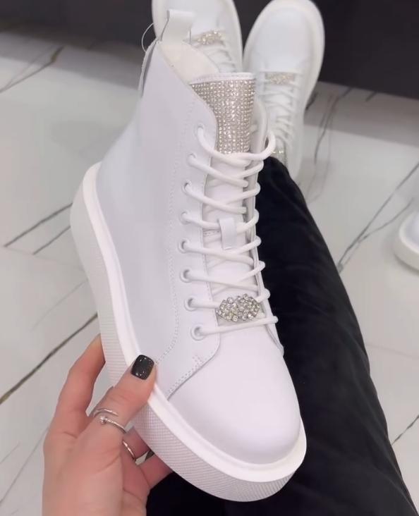 White bright diamond splicing booties